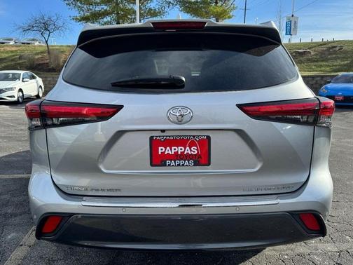 2022 Toyota Highlander Limited