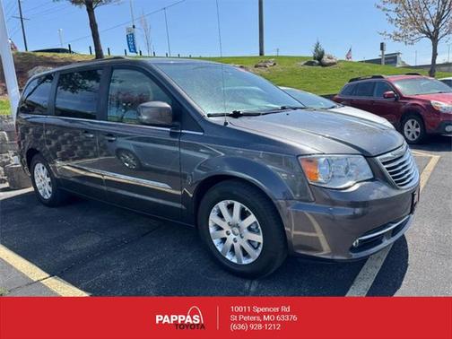 2016 Chrysler Town & Country Touring