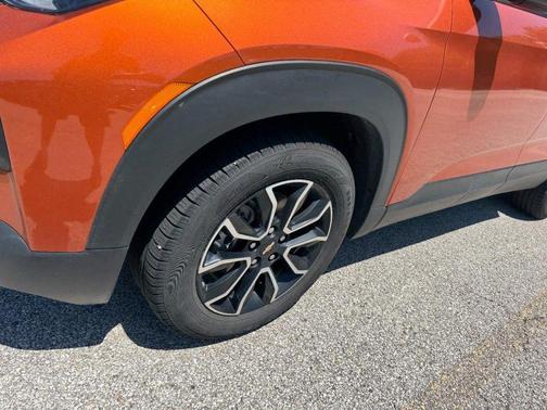 Vivid Orange Metallic 2022 Chevrolet Trailblazer ACTIV