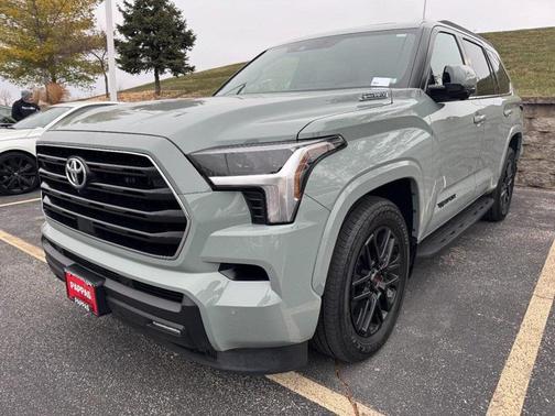 2025 Toyota Sequoia SR5