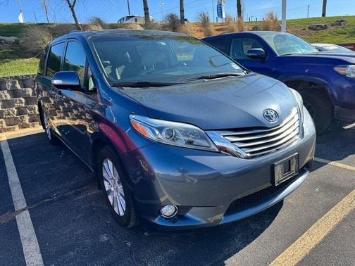 2017 Toyota Sienna Limited Premium