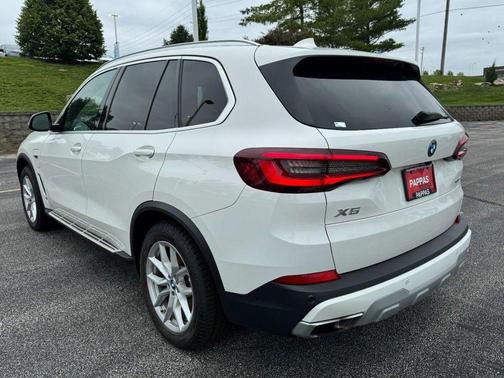 Alpine White 2023 BMW X5 PHEV xDrive45e