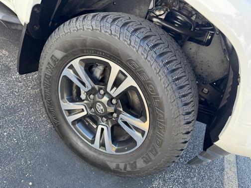 2016 Toyota Tacoma TRD Sport