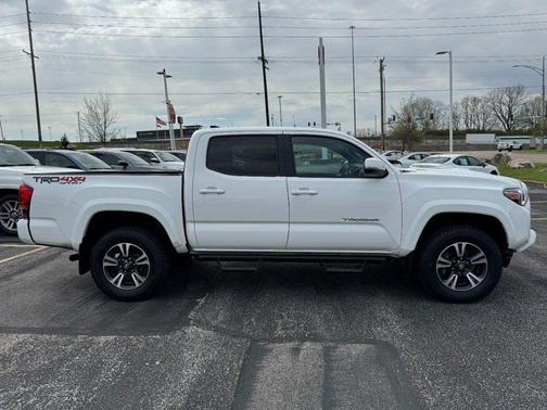2016 Toyota Tacoma TRD Sport
