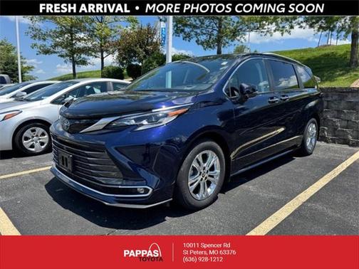 2023 Toyota Sienna Platinum 7 Passenger