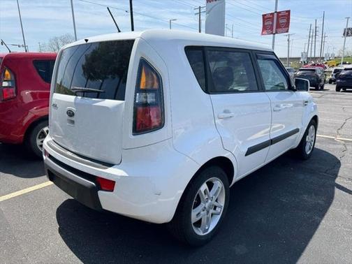 2011 Kia Soul +
