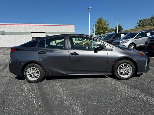 2022 Toyota Prius LE