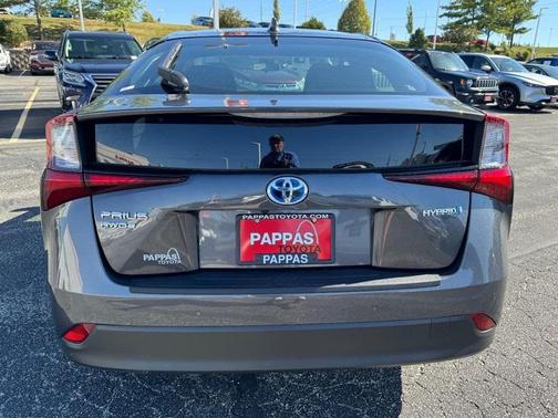 2022 Toyota Prius LE