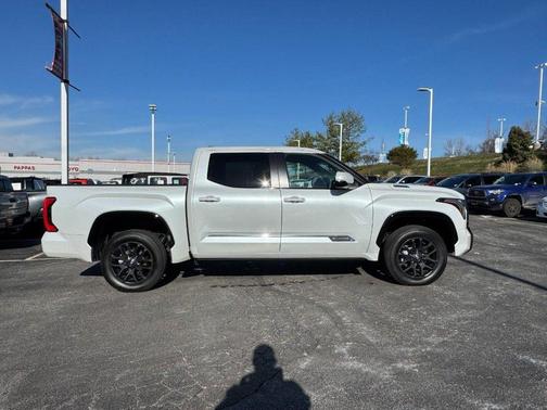 2025 Toyota Tundra Hybrid Platinum