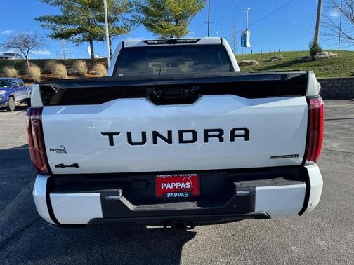 2025 Toyota Tundra Hybrid Platinum
