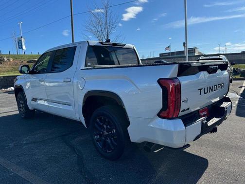 2025 Toyota Tundra Hybrid Platinum