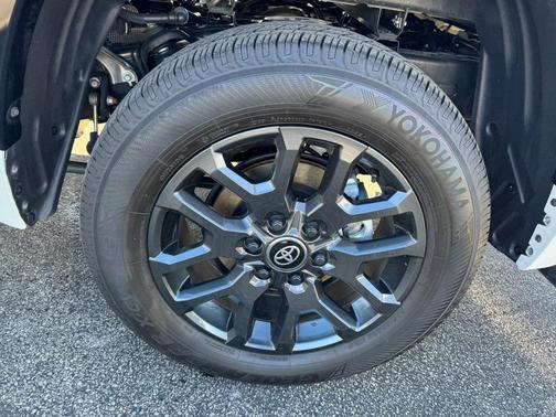 2025 Toyota Tundra Hybrid Platinum