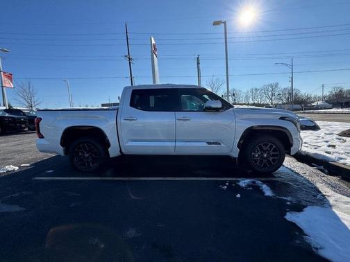 2025 Toyota Tundra Hybrid Platinum