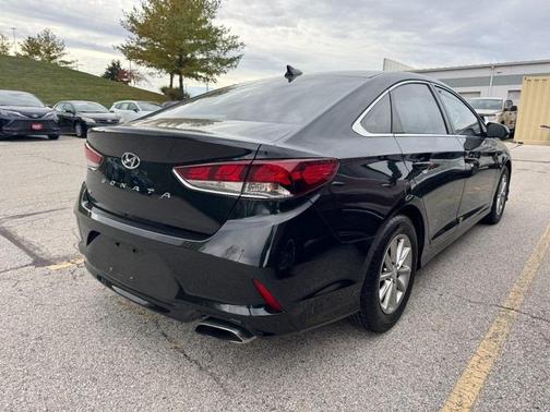 2018 Hyundai SONATA SE