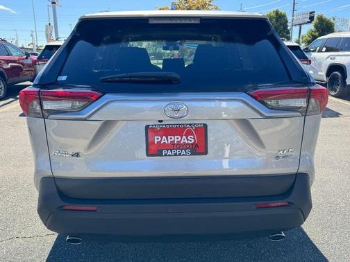 2025 Toyota RAV4 Hybrid XLE