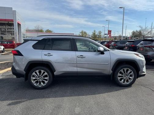 2025 Toyota RAV4 XLE Premium