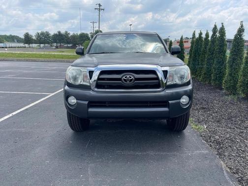 Photo 3 of 31 of 2009 Toyota Tacoma PreRunner Double Cab