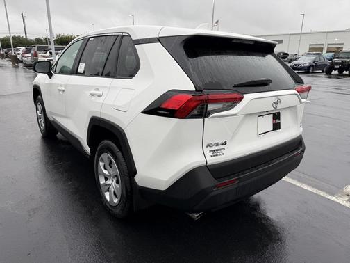 2025 Toyota RAV4 LE