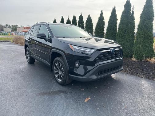 2022 Toyota RAV4 Hybrid XLE Premium