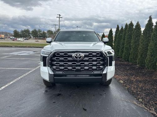 2025 Toyota Tundra Hybrid Platinum