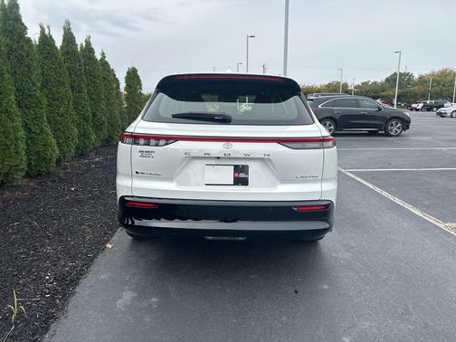 2025 Toyota Crown Signia Limited