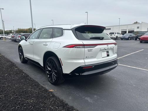 2025 Toyota Crown Signia Limited