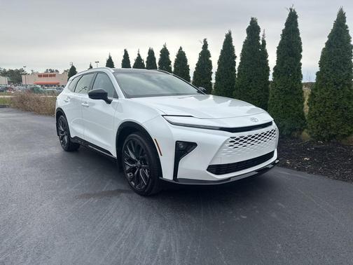 2025 Toyota Crown Signia Limited