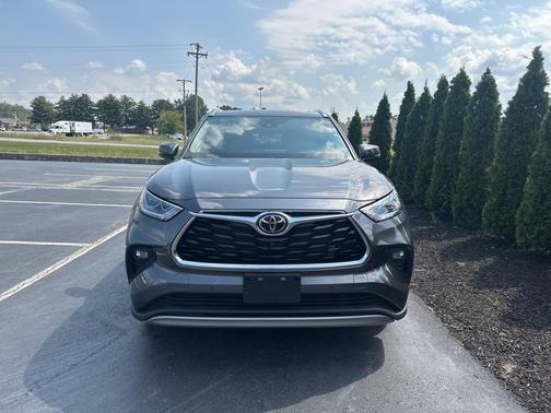 2022 Toyota Highlander Platinum