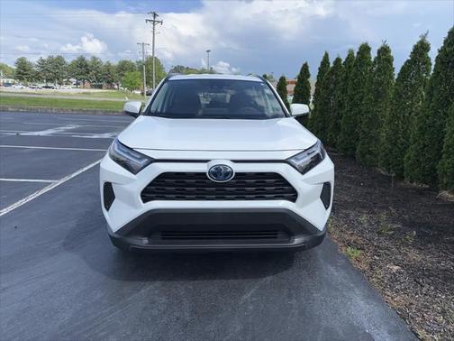 2022 Toyota RAV4 Hybrid XLE