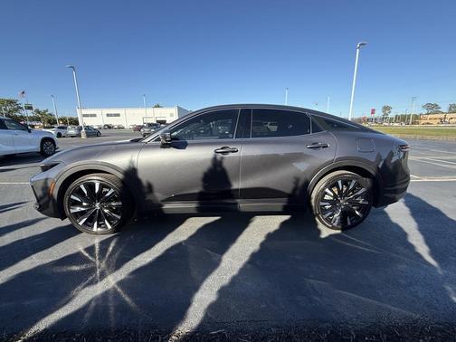 2024 Toyota Crown Platinum