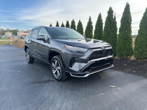 2025 Toyota RAV4 Hybrid SE