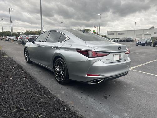 2025 Lexus ES 350 Ultra Luxury