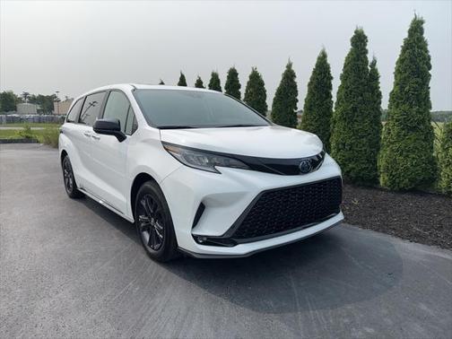2025 Toyota Sienna XSE 7 Passenger