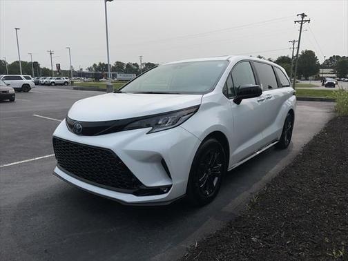 2025 Toyota Sienna XSE 7 Passenger
