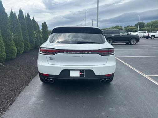 2021 Porsche Macan Base