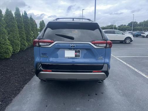 2023 Toyota RAV4 Hybrid SE