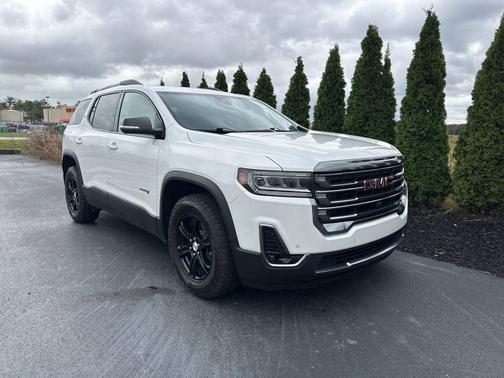 2023 GMC Acadia AWD AT4