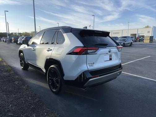 2023 Toyota RAV4 Hybrid SE