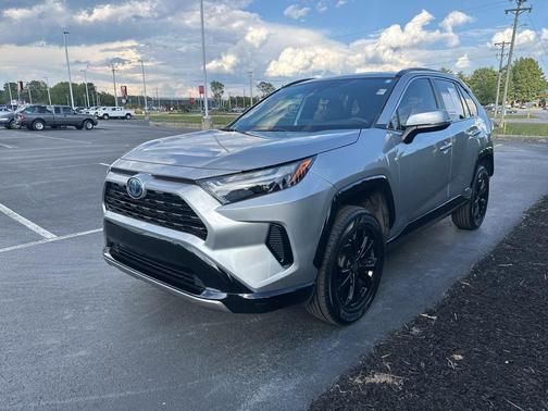 2023 Toyota RAV4 Hybrid SE