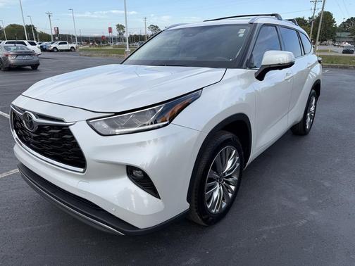 2024 Toyota Highlander Platinum