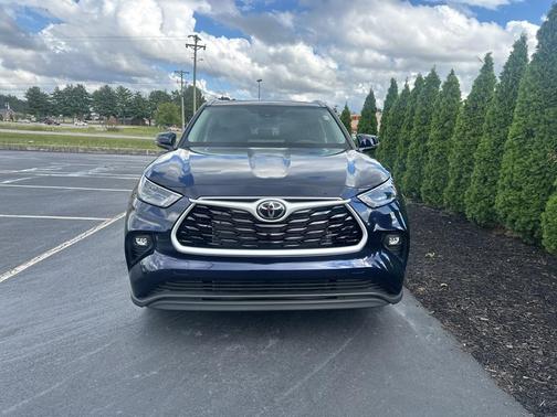 2025 Toyota Highlander XLE