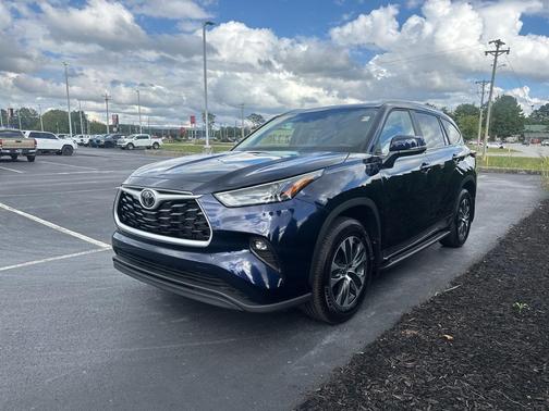 2025 Toyota Highlander XLE