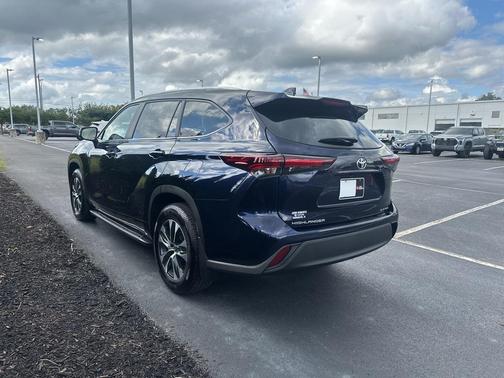 2025 Toyota Highlander XLE