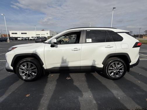 2025 Toyota RAV4 XLE Premium