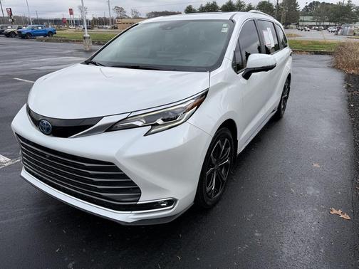 2025 Toyota Sienna Platinum