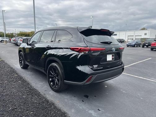 2023 Toyota Highlander Hybrid XLE