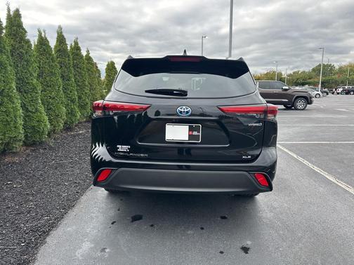 2023 Toyota Highlander Hybrid XLE