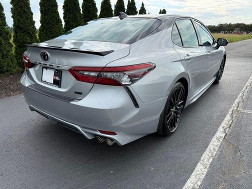 Celestial Silver Metallic/Midnight Black Metallic 2022 Toyota Camry XSE