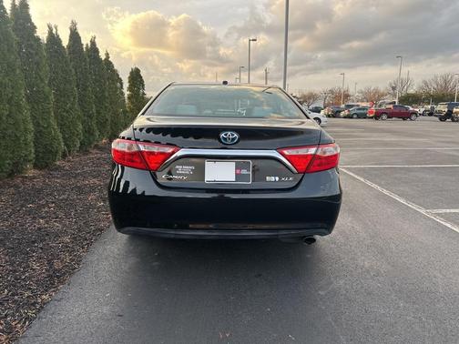 2017 Toyota Camry Hybrid XLE
