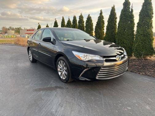 2017 Toyota Camry Hybrid XLE